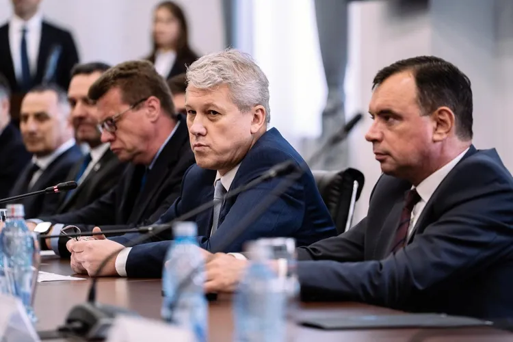 Declarațiile de avere rămân secrete: proiect semnat de Predoiu. Surse: UDMR s-a opus publicării