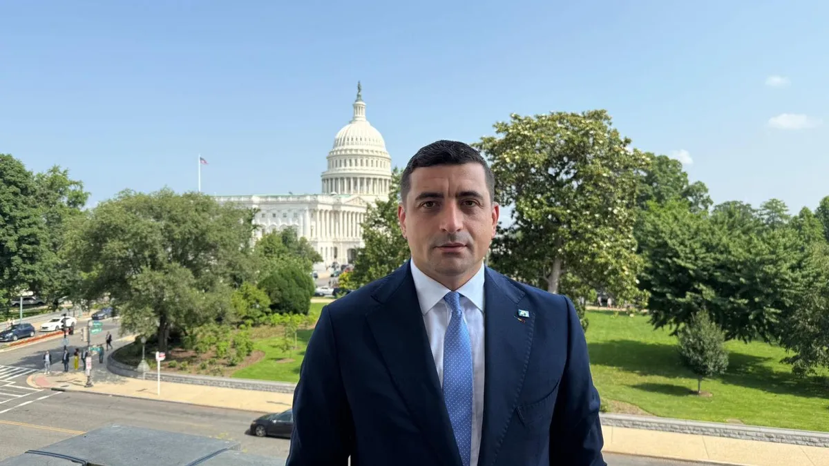 „Trumpiștii” din AUR, tăcere deplină după atacul SUA asupra Iranului. Dungaciu, foarte evaziv Foto: Facebook