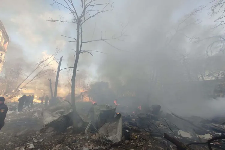 Crește numărul copiilor ucraineni omorâți de ruși. În imagine, Kievul bombardat. Sursă: Twitter The Kyiv Independent 