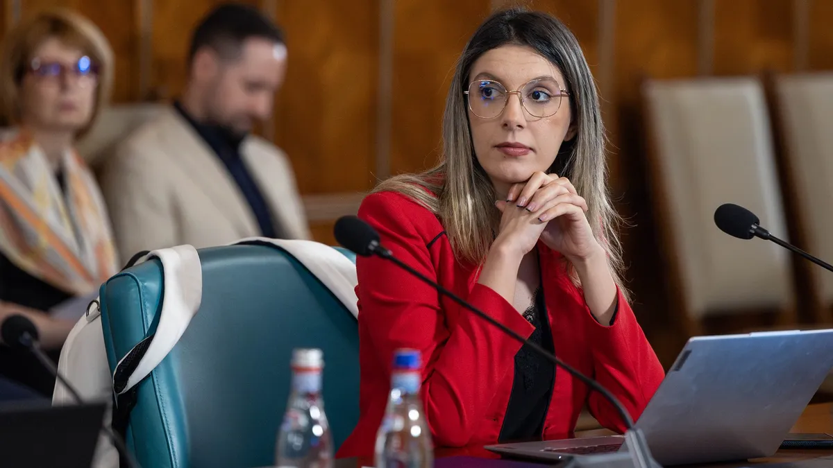 Scand bonusurile de pensionare la Romsilva (sursa: Facebook/Cătălina Buzoianu)