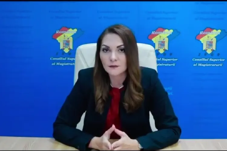O judecătoare cu salariu uriaș, mașină de lux și sute de mii de lei în conturi a dat statul în judecată ca să-i deconteze ochelarii. Ea este purtătoare de cuvânt la CSM Foto: Captură video