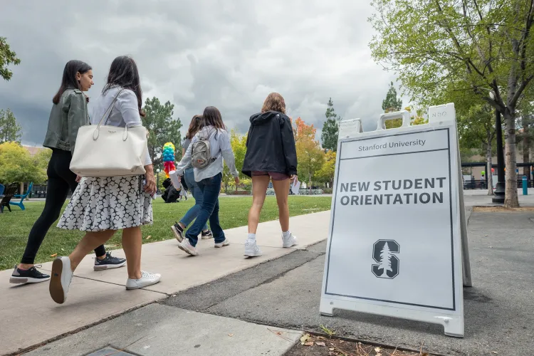 Un lector de la Universitatea Stanford le-a spus studenților evrei să stea la colț Foto: Twitter