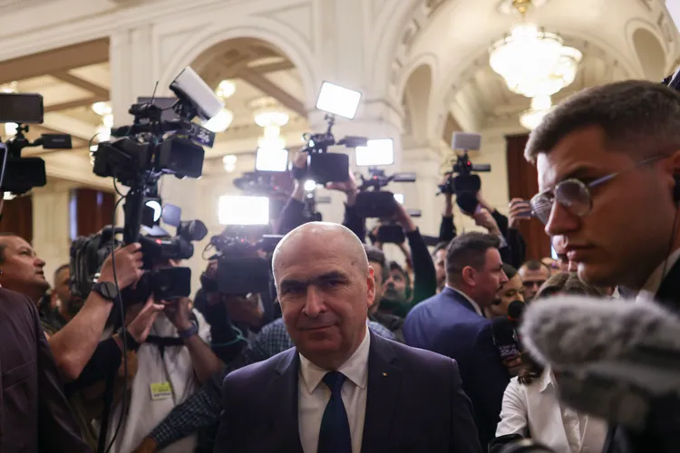 Bolojan are dubii în legătură cu momentele în care Grindeanu chiar muncește Foto: Inquam/Octav Ganea