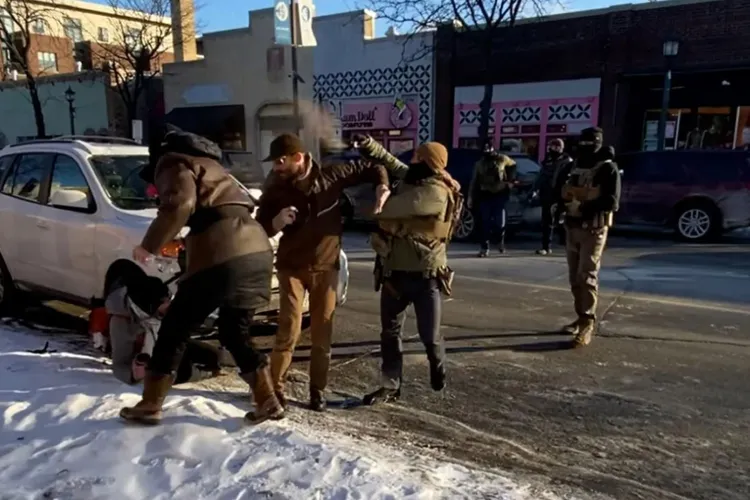 American împușcat mortal de agenți ICE (sursa: CNN)