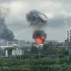 Explozia la rafinaria din Moscova a aruncat în aer un capac uriaș Foto: Facebook