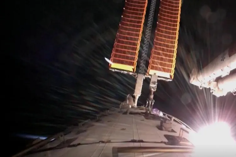 Fisuri descoperite în capsula Shenzhou-20 chinezească (sursa: space.com)