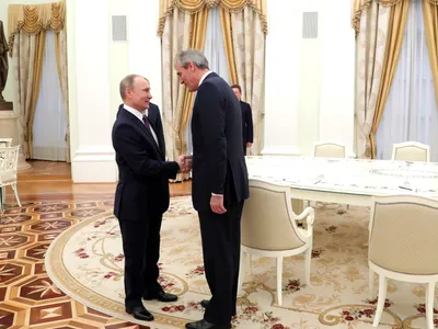 OMV n-a vrut să „bruscheze” Rusia Foto: Putin și șeful OMV, Rainer Seele, in 2017 Kremlin.ru