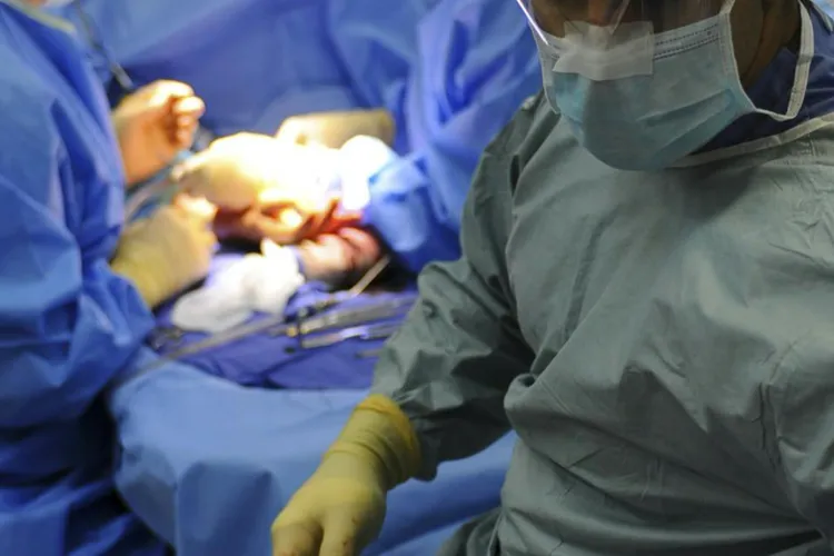 Bătută de soț în timpul nopții, a sfârșit în sala de operație (sursa: Pexels/Pixabay)