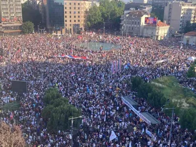 Serbia, protest masiv pentru alegeri anticipate (sursa: X/whatever)