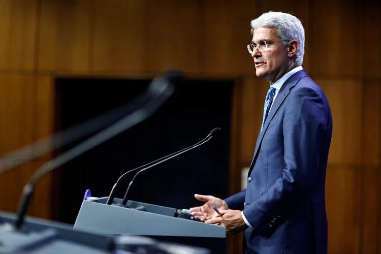 Legea pensiilor magistraților, prioritate pentru Guvern (sursa: Facebook/Dragoș Pîslaru)