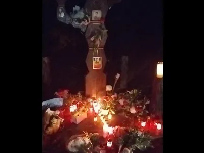 Șoșoacă, la troița lui Zelea-Codreanu, Tâncăbești (sursa: Facebook/Diana Iovanovici Șoșoacă- Oficial)