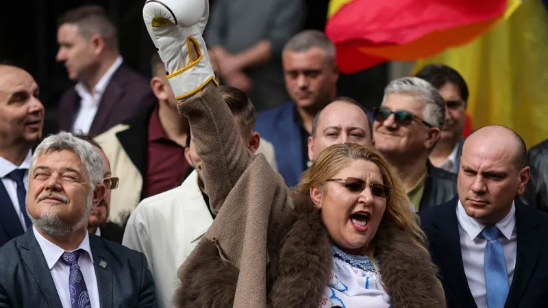 Federația Română de Box o face K.O. pe Șoșoacă Foto: Inquam/Octav Ganea