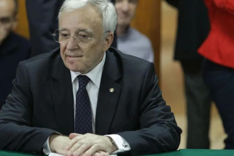 Isărescu, fost turnător al Securității, dă sfaturi despre cum trebuie rezolvată criza politică