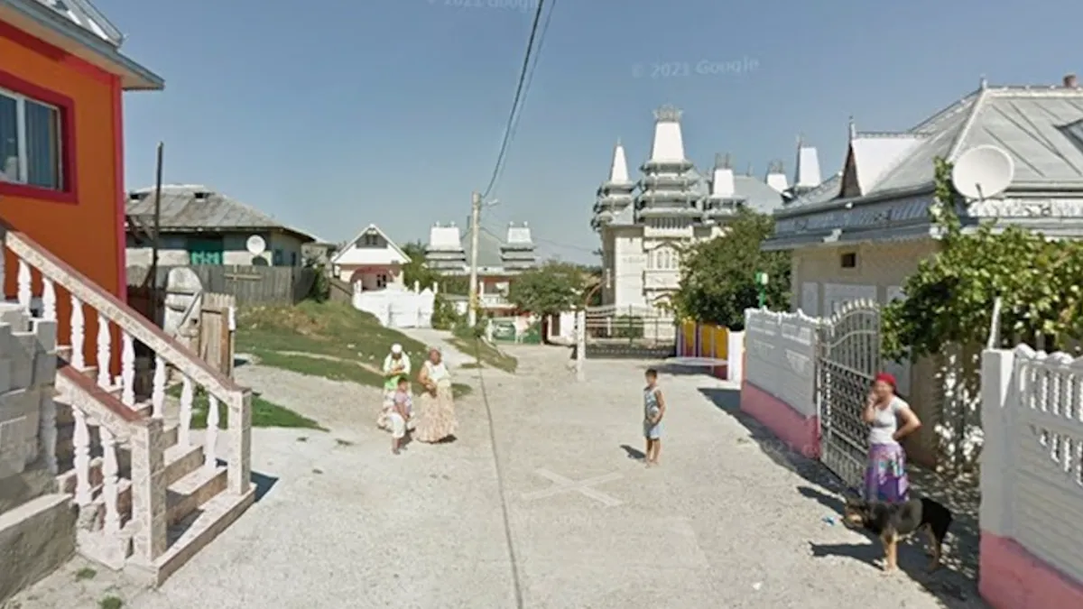 Palat cu turnulețe, superofertă de la ANAF: sub 60.000 de euro (sursa: Google Maps)