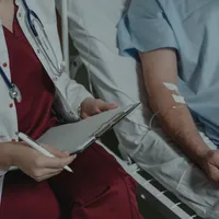 Analize gratuite pentru pensionari prin CAS în 2026: cum funcționează programarea și cum eviți listele lungi de așteptare