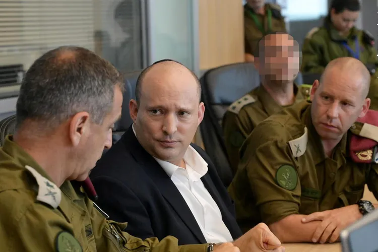 Fostul premier israelian Naftali Bennett s-a prezentat la unitatea sa militară Foto: Facebook