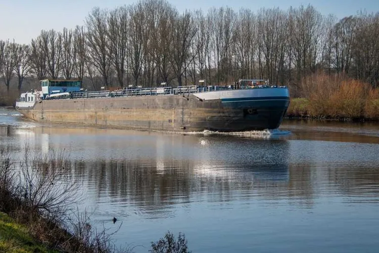 Canalul Bâstroe are, de ani întregi, adâncime navigabilă 