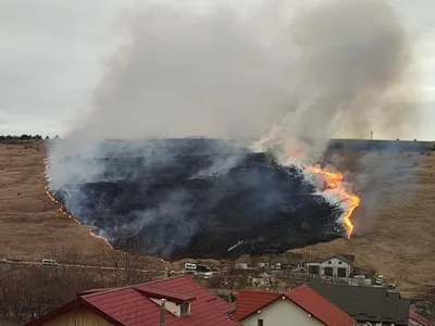 România, mii de incendii de vegetaţie (sursa: ziaruldeiasi.ro)