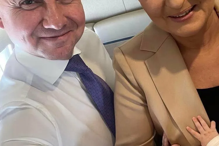 Președintele Poloniei a transportat cu avionul său, la Roma, șase copii ucraineni bolnavi de cancer Foto: Facebook