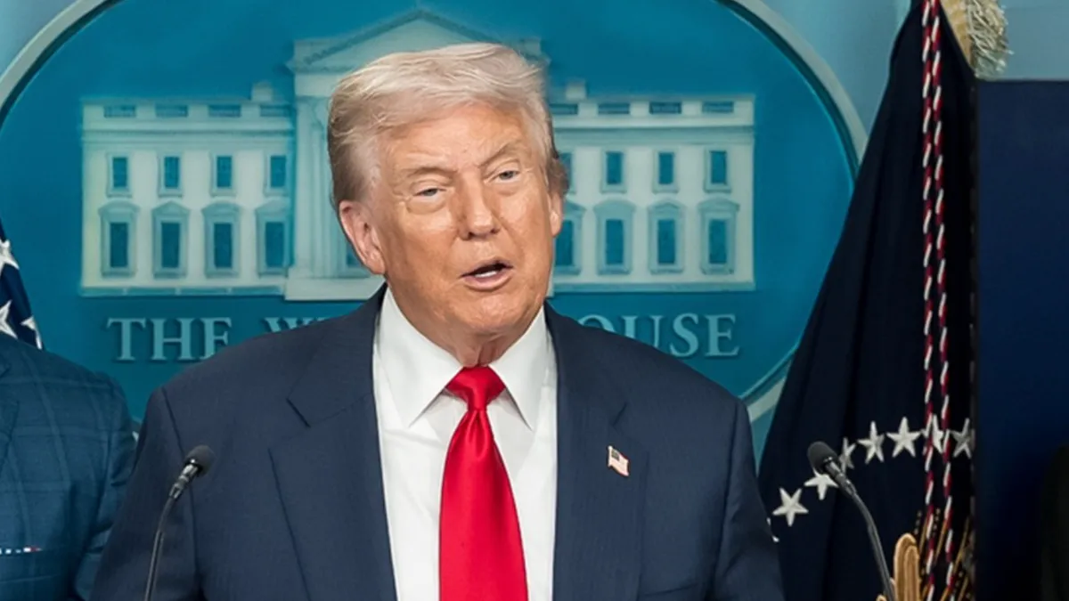 Trump s-a sucit: nu mai pune tarife țărilor UE care sprijină Groenlanda (sursa: Facebook/The White House)