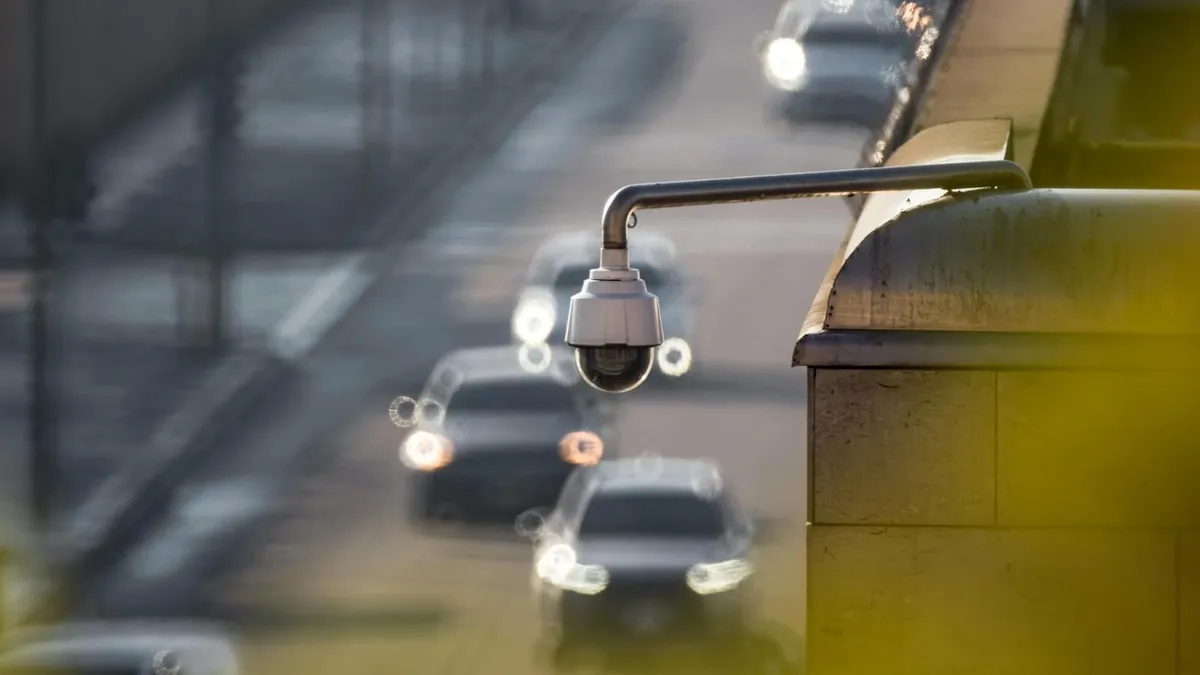 Camerele video devin radare fixe (sursa: Pexels/tommy picone)