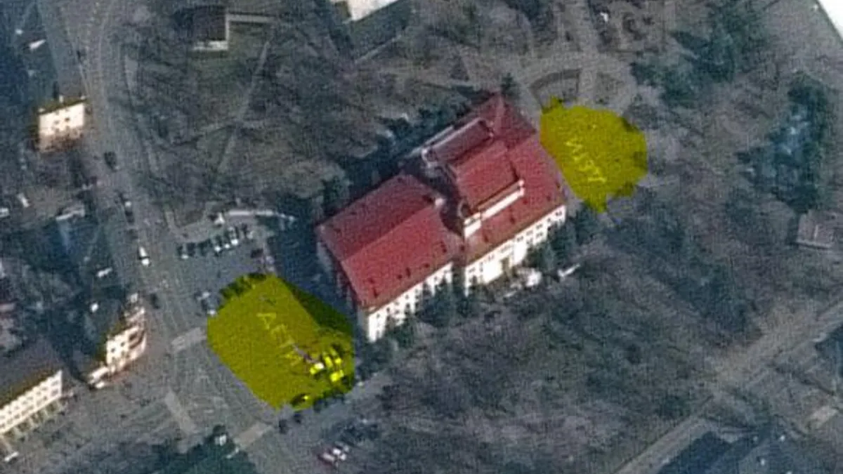 Rușii știau: bombardează copii în teatru la Mariupol (sursa: Maxar)