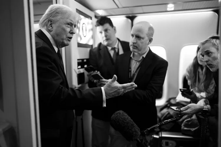 Trump amenință NATO din cauza Ormuz (sursa: Facebook/The White House)