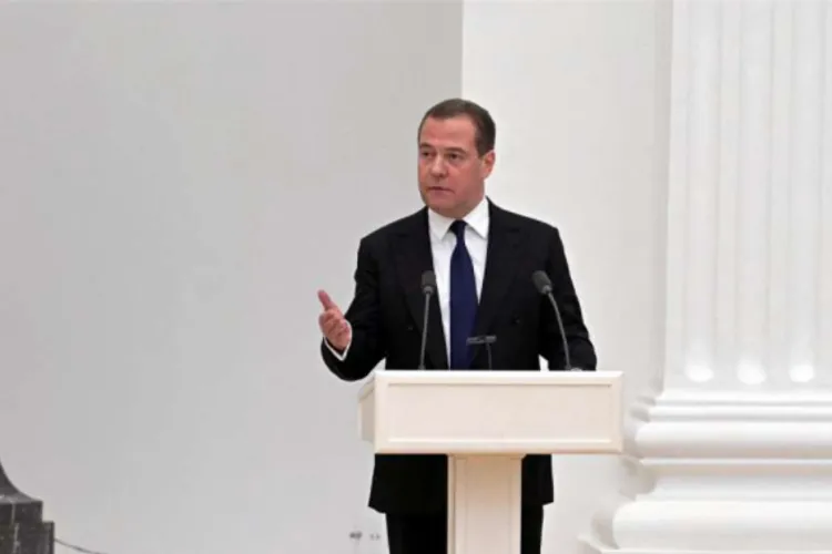 Medvedev: Rusia pune la punct dușmanii (sursa: Sputnik)