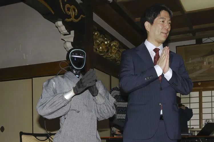 Buddharoid, călugărul robot cu inteligență artificială (sursa: kyodonews.net)