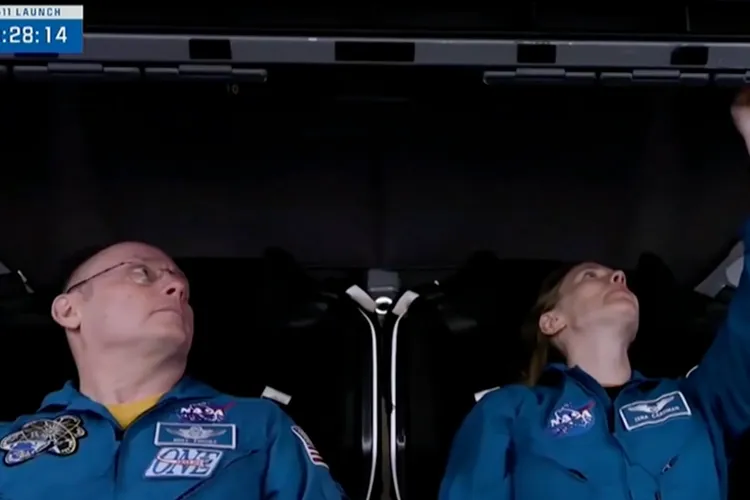 Capsula Crew Dragon, andocată la ISS (sursa: abc.go.com)