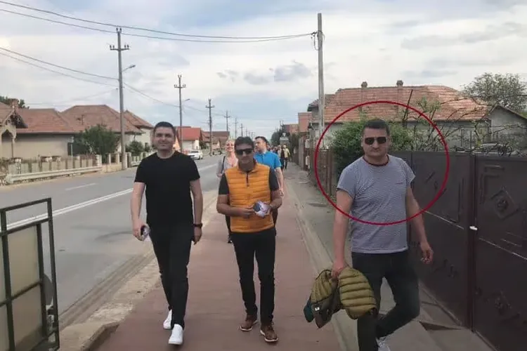 Șeful Cadastrului, Laurențiu Blaga, clientul PNL/Florin Roman, definit de presă drept „obsedatul de contracte cu statul”