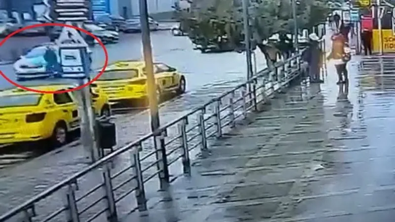 Poliția a reușit să mai calce un adolescent Foto: Captură video