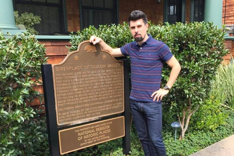 De la casier, în Silicon Valley (sursa: ziaruldeiasi.ro)