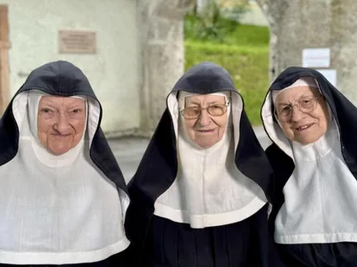 Călugărițe mutate forțat se întorc acasă (sursa: X/News 92Times)