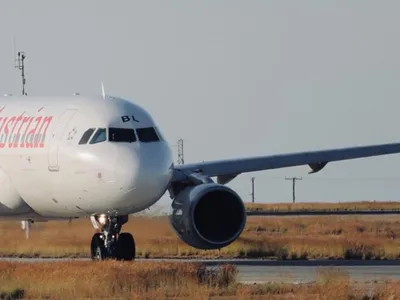 Șmecheria overbooking - companiile aeriene sunt netransparente (sursa: Facebook/Austrian Airlines)