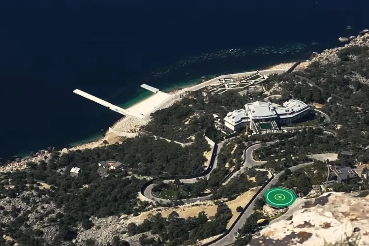 Vladimir Putin, palat luxos în Crimeea (sursa: fbk.info)