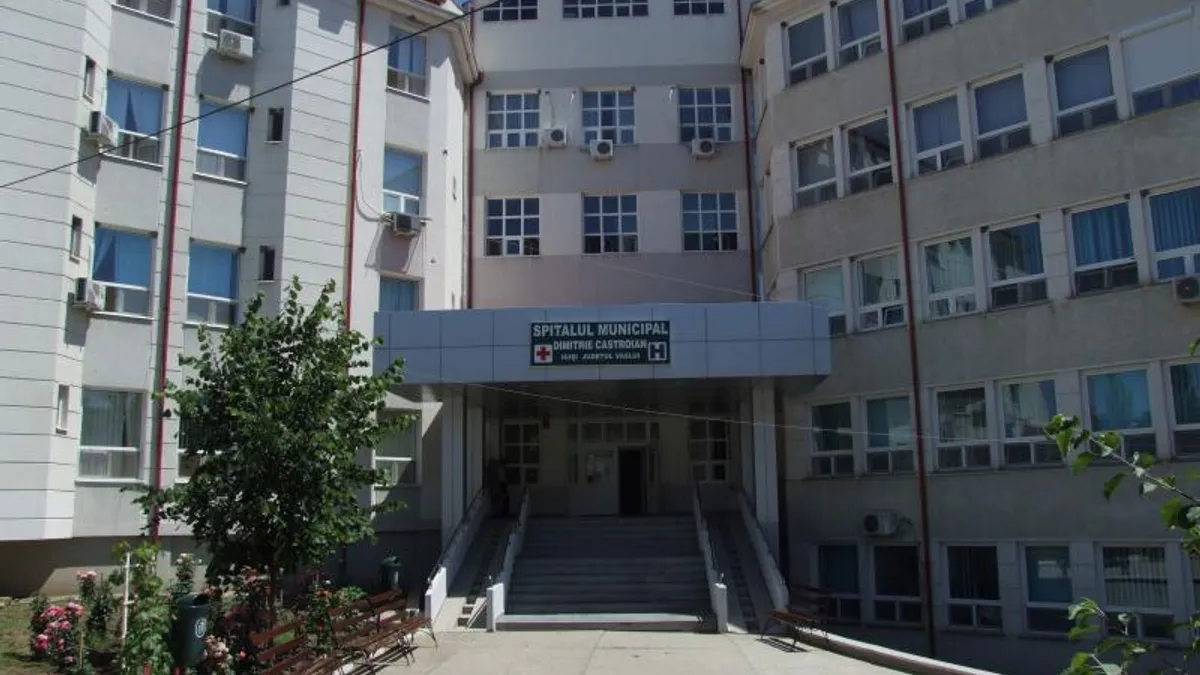 Un medic, care are 10-20 de cazuri pe lună, ia 30.000 lei „în mână” la un spital orășenesc Foto: Facebook