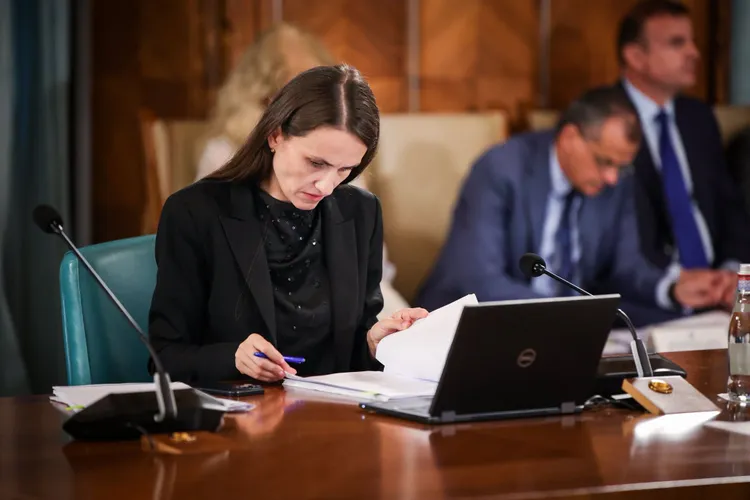 Avalanșă de angajări la Externe, deși în ultimele șase luni numărul angajaților a crescut Foto: Facebook