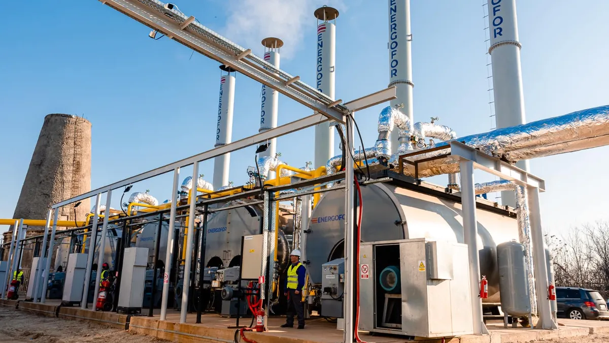 Nicuşor Dan: Achiziţionăm 20 de mini centrale termice Foto: Facebook