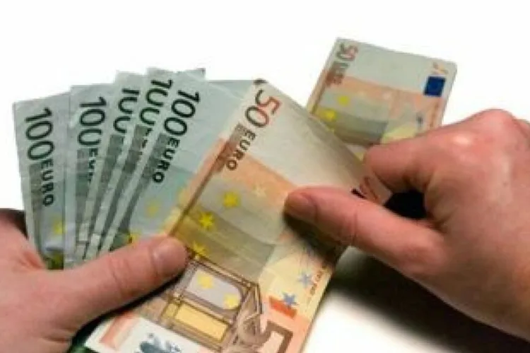 Doamna Crina evazionista are șase clase (sursa: ziaruldeiasi.ro)
