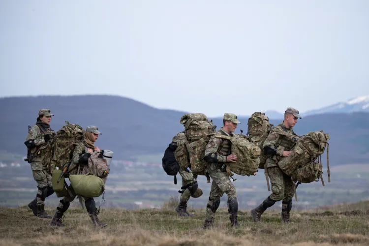 Armata obligatorie revine în România - proiect (sursa: Facebook/MApN)