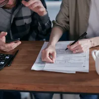 Scutiri și reduceri la impozitul pe casă în 2026: ce s-a schimbat pentru pensionari și persoanele cu handicap