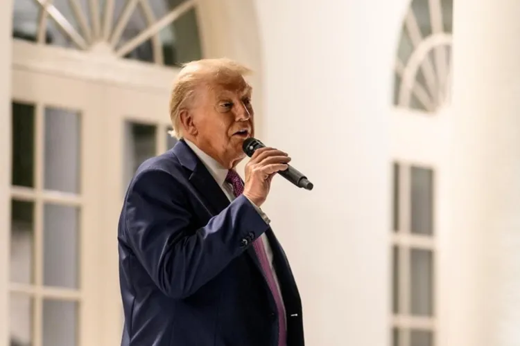 Rusia amenințată cu sancțiuni de Trump (sursa: Facebook/The White House)