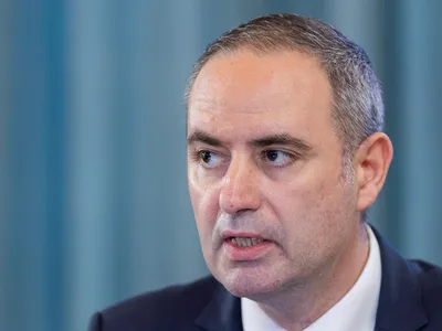 Schema activelor lui Nazare pe firmă (sursa: Facebook/Alexandru Nazare)