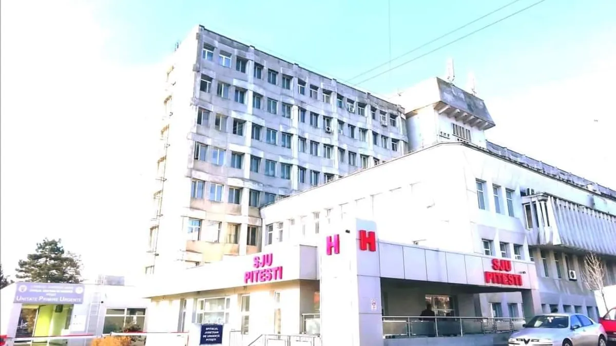 Lăuzele, în saloane cu igrasie, nu există numărul minim de toalete - la Spitalul Județean Pitești Foto: Facebook