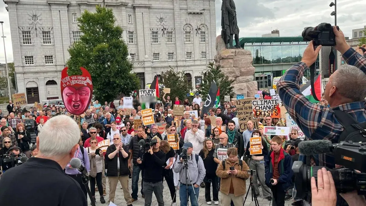Trump vizitează Scoția, câteva proteste publice (sursa: BBC)