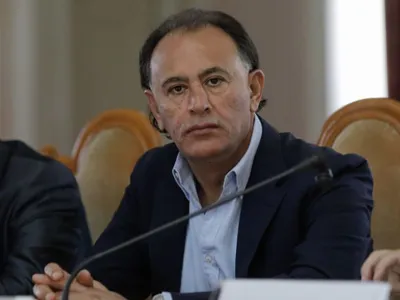 Mohammad Murad votează cu Veștea, cu riscul excluderii din AUR Foto: Inquam/George Calin