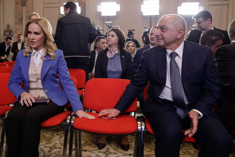 GALERIE FOTO Gabriela Firea, pedepsită să stea lângă Cătălin Cîrstoiu, la lansarea candidaturii acestuia la primăria Capitalei