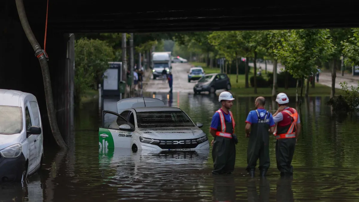 Bucureștiul se pregătește de noi inundații: cod galben de ploi torențiale – poza 1