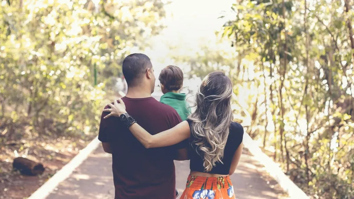 Copiii învață altruismul din fapte concrete (sursa: Pexels/Vidal Balielo Jr.)